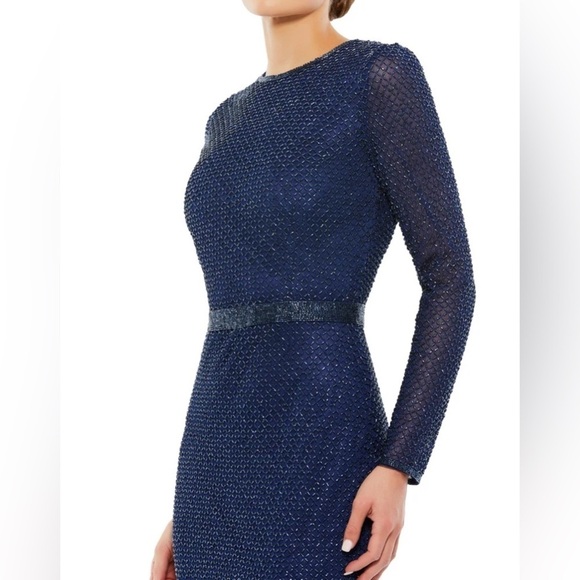 Mac Duggal 5056 NWOT Beaded High Neck Long Sleeve Gown With Detailed Belt - Picture 3 of 7